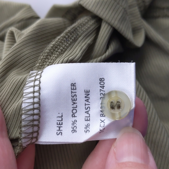 Valleygirl Top Size Med Khaki Green Short Sleeve Crop Ribbed Button Tie-up NEW - Picture 13 of 14